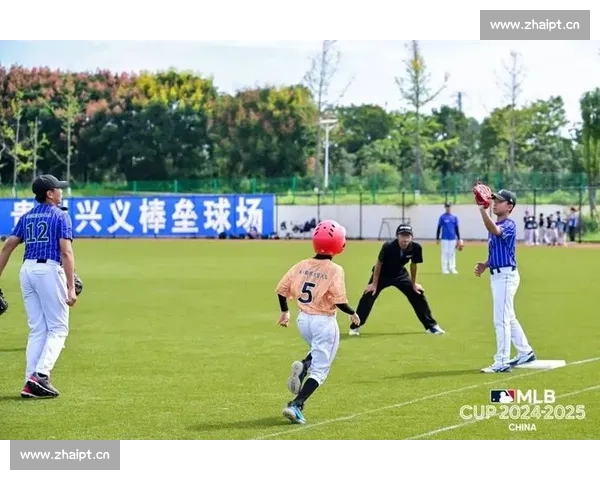 棒垒球比赛激烈角逐精彩纷呈团队协作与个人技术的完美融合