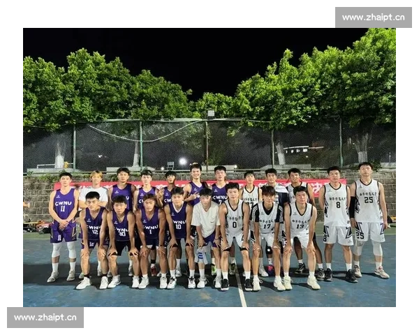 少年热血拼搏赛场 激情挥洒汗水展现篮球梦想瞬间